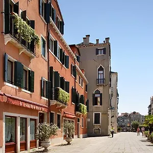 Palazzo Del Giglio מלון
