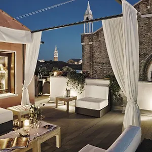 3* Alojamento de Acomodação e Pequeno-almoço Bloom Settimo Cielo